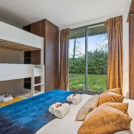 Stylish Lakehouse In Idyllic, Private Scenery *