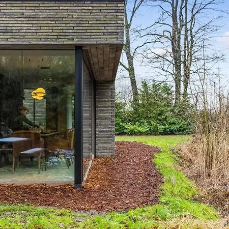 Holiday home Stylish Lakehouse In Idyllic, Private Scenery
