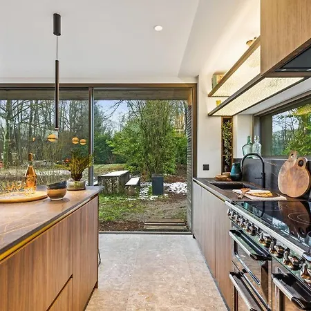 Stylish Lakehouse In Idyllic, Private Scenery