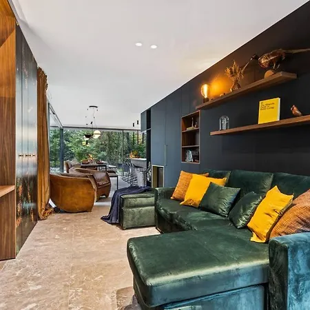 Stylish Lakehouse In Idyllic, Private Scenery * Stekene